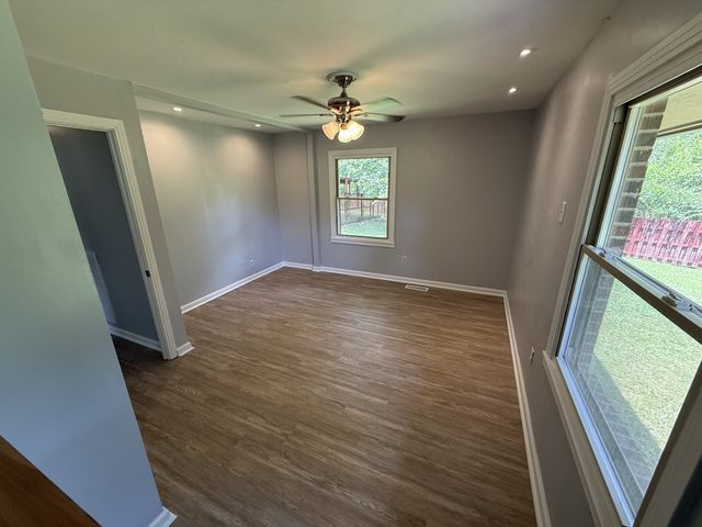 12 W Bel Air Blvd, Clarksville, TN 37042
