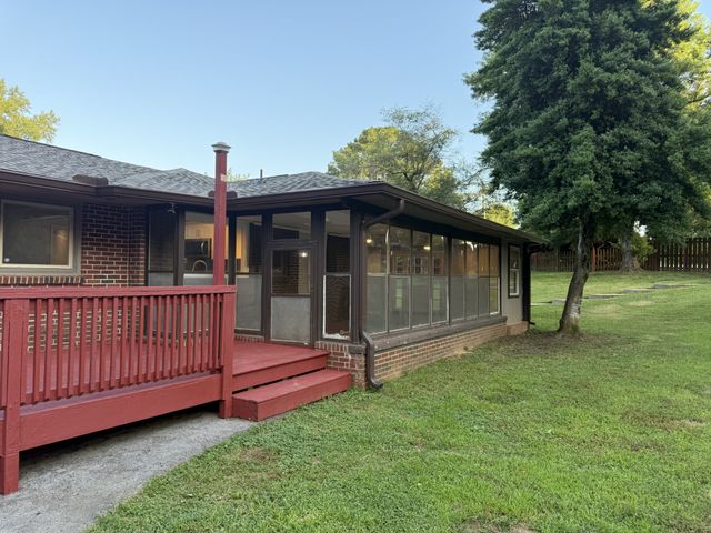 12 W Bel Air Blvd, Clarksville, TN 37042