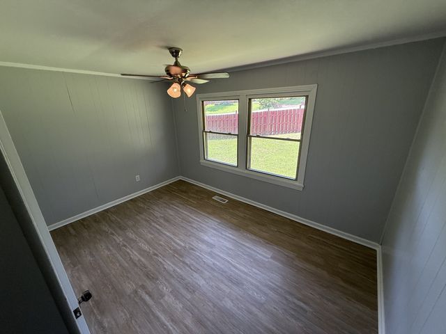 12 W Bel Air Blvd, Clarksville, TN 37042