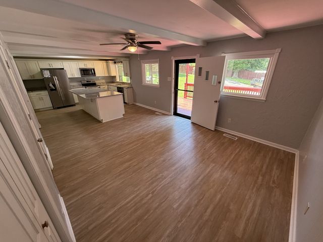 12 W Bel Air Blvd, Clarksville, TN 37042