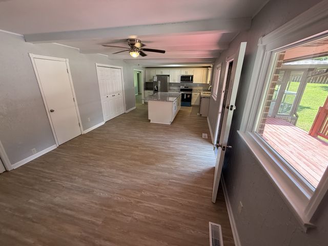 12 W Bel Air Blvd, Clarksville, TN 37042