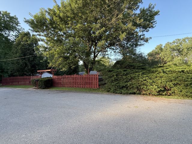 12 W Bel Air Blvd, Clarksville, TN 37042
