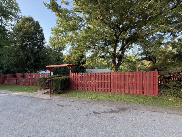 12 W Bel Air Blvd, Clarksville, TN 37042