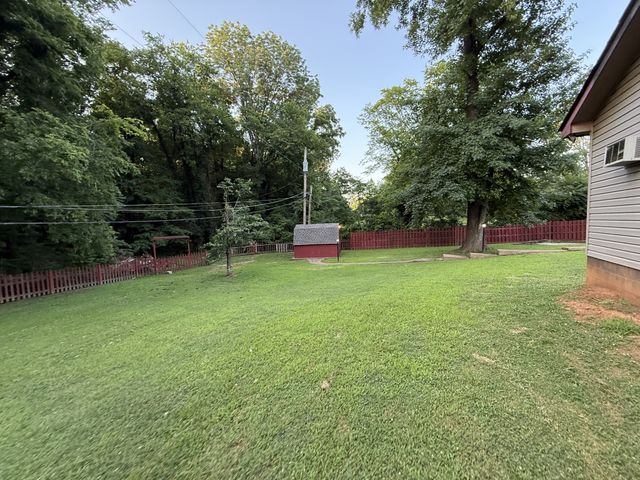 12 W Bel Air Blvd, Clarksville, TN 37042