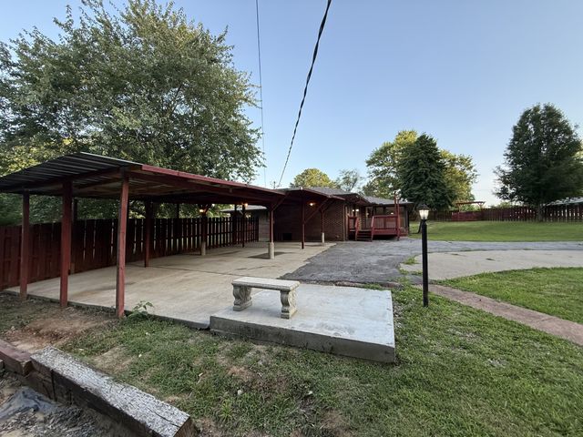 12 W Bel Air Blvd, Clarksville, TN 37042