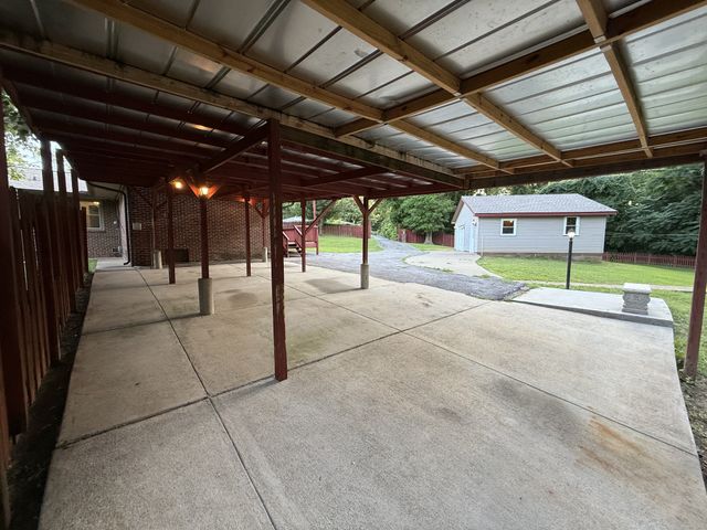 12 W Bel Air Blvd, Clarksville, TN 37042