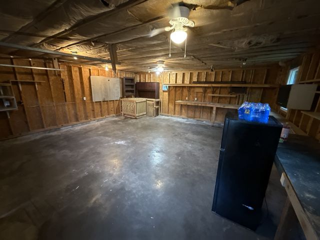 12 W Bel Air Blvd, Clarksville, TN 37042