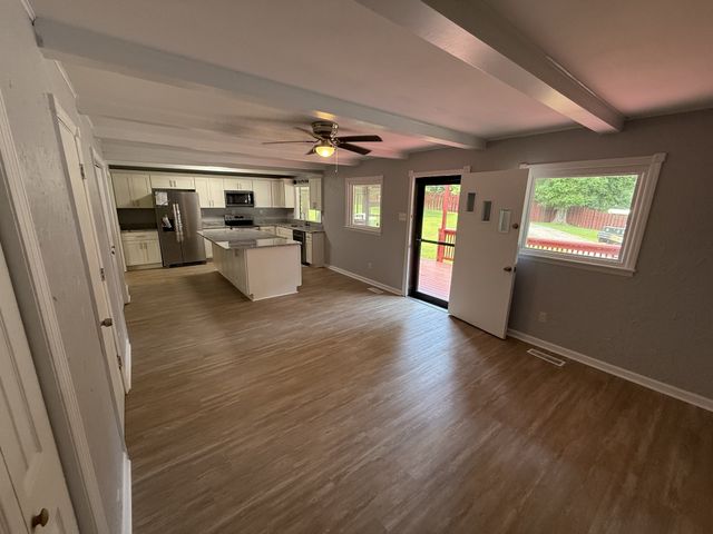 12 W Bel Air Blvd, Clarksville, TN 37042