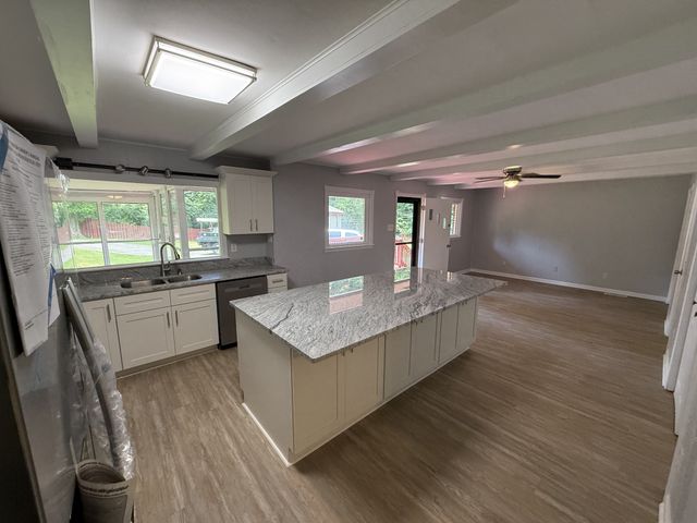 12 W Bel Air Blvd, Clarksville, TN 37042