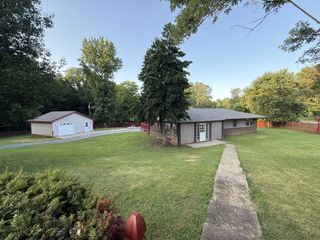 12 W Bel Air Blvd, Clarksville, TN 37042