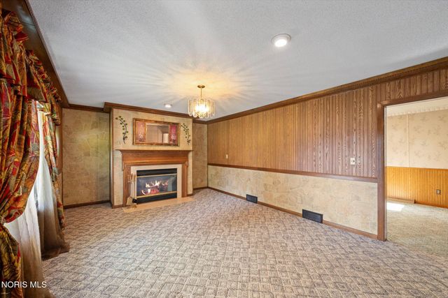 8117 Angola Road, Holland, OH 43528