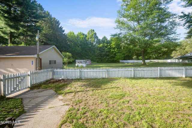 8117 Angola Road, Holland, OH 43528