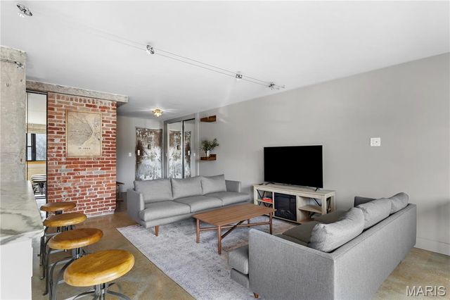 4466 W Pine Boulevard 2G, St Louis, MO 63108