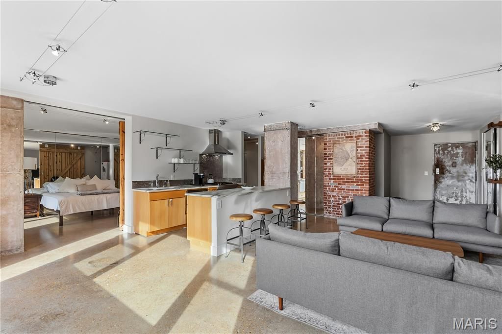 4466 W Pine Boulevard 2G, St Louis, MO 63108