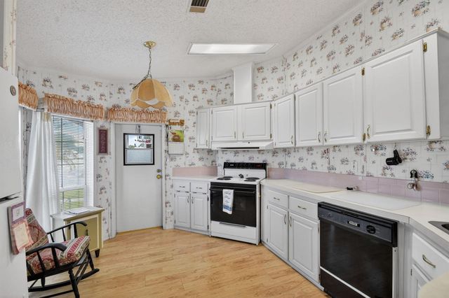 4290 Meadow View Drive, Boynton Beach, FL 33436