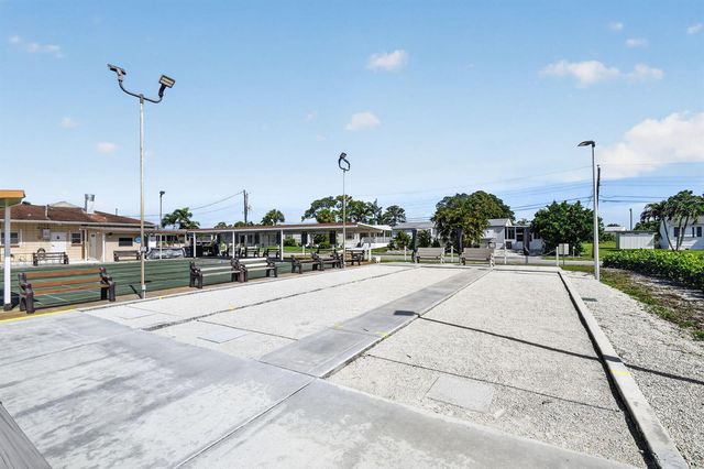 4290 Meadow View Drive, Boynton Beach, FL 33436