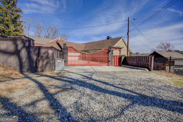 921 Yancey Road, Covington, GA 30014