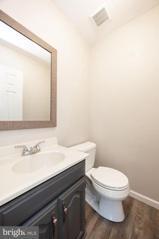 1055 VILLAGE LN, Pottstown, PA 19464