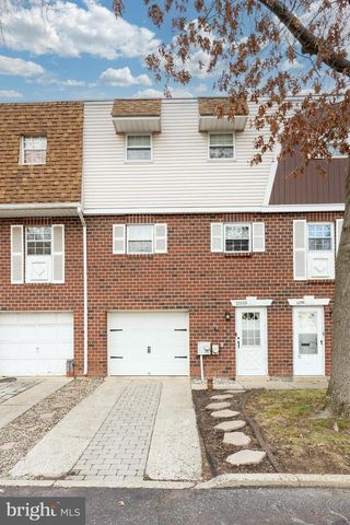 1055 VILLAGE LN, Pottstown, PA 19464