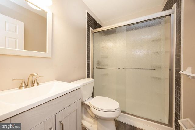 1055 VILLAGE LN, Pottstown, PA 19464