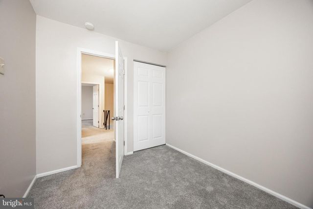 1055 VILLAGE LN, Pottstown, PA 19464