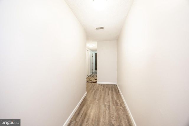 1055 VILLAGE LN, Pottstown, PA 19464