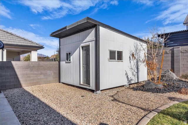 1877 S HERITAGE FIELDS DR, Washington, UT 84780