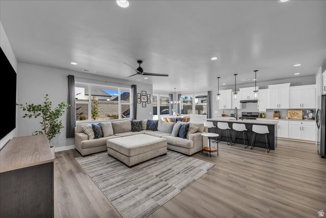 1877 S HERITAGE FIELDS DR, Washington, UT 84780