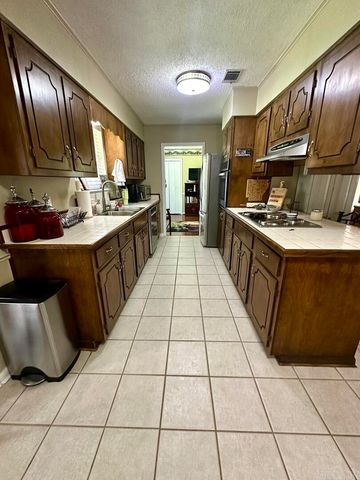 6807 Wilhelmina Cove, Pine Bluff, AR 71603