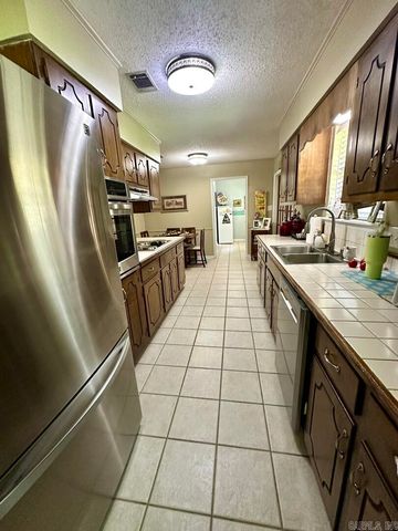 6807 Wilhelmina Cove, Pine Bluff, AR 71603