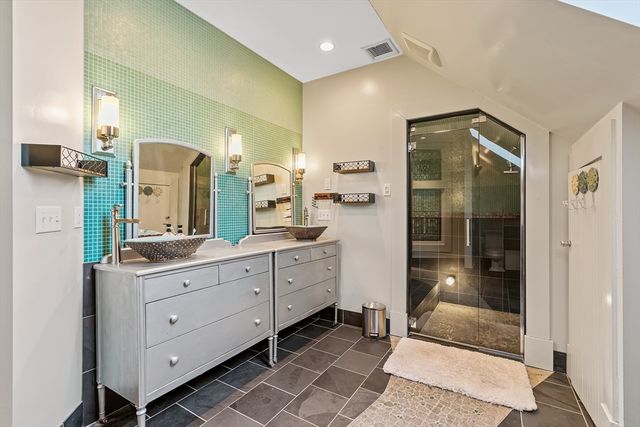 16 Williams St, Easton, MA 02356