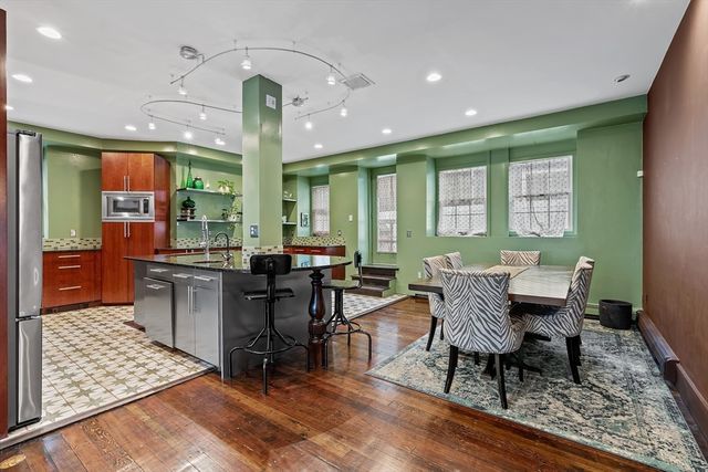 16 Williams St, Easton, MA 02356