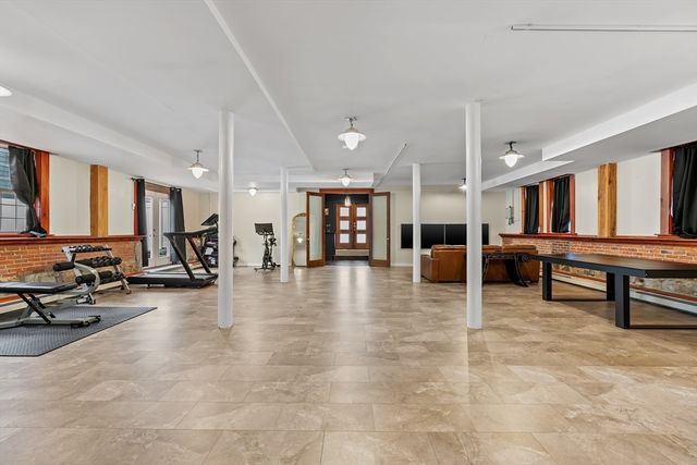 16 Williams St, Easton, MA 02356