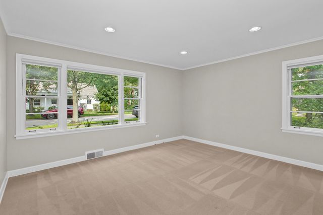 807 Surrey Lane, Glenview, IL 60025