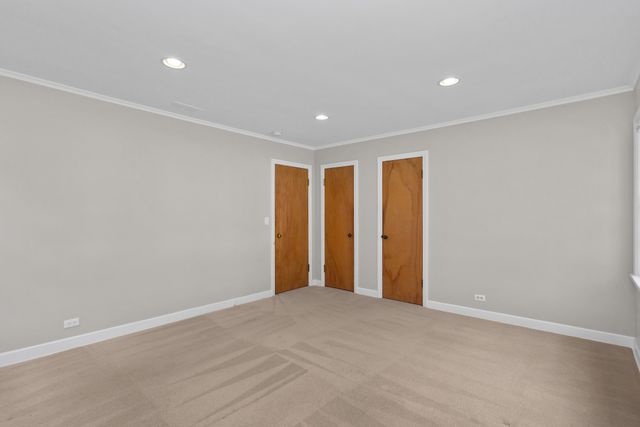 807 Surrey Lane, Glenview, IL 60025