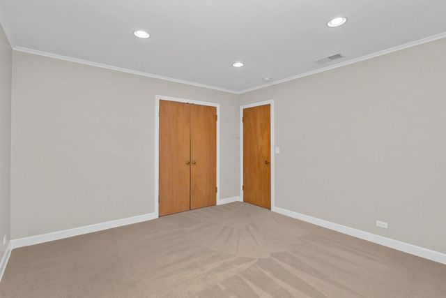 807 Surrey Lane, Glenview, IL 60025