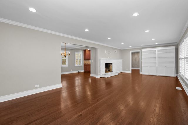 807 Surrey Lane, Glenview, IL 60025