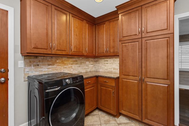 807 Surrey Lane, Glenview, IL 60025