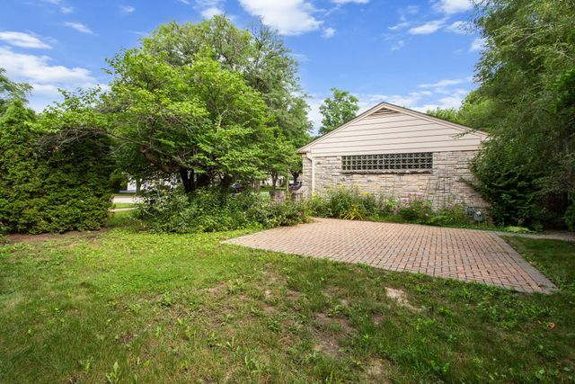 807 Surrey Lane, Glenview, IL 60025