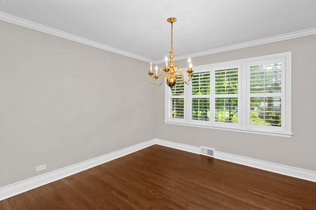 807 Surrey Lane, Glenview, IL 60025