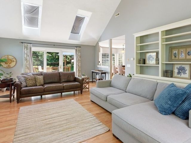 2 Blackthorne Lane, Norwell, MA 02061