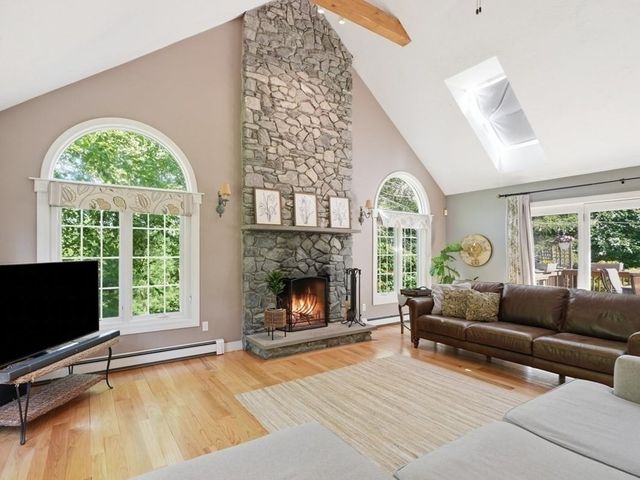 2 Blackthorne Lane, Norwell, MA 02061