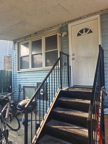 3419 W Beach Avenue 2, Chicago, IL 60651