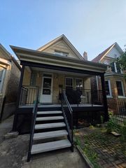 3419 W Beach Avenue 2, Chicago, IL 60651