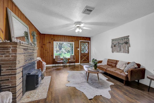 544 Lou Gray Drive, Myrtle Creek, OR 97457