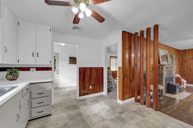 544 Lou Gray Drive, Myrtle Creek, OR 97457