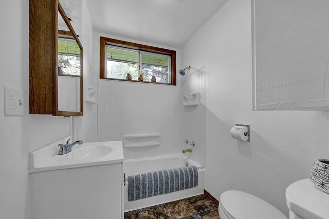 544 Lou Gray Drive, Myrtle Creek, OR 97457