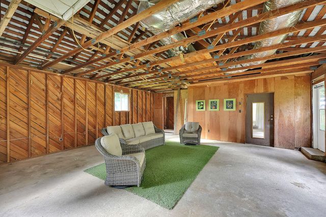 544 Lou Gray Drive, Myrtle Creek, OR 97457