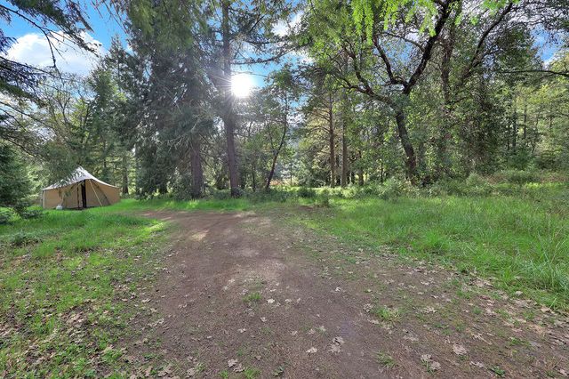 544 Lou Gray Drive, Myrtle Creek, OR 97457