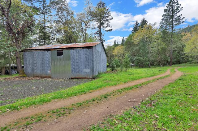 544 Lou Gray Drive, Myrtle Creek, OR 97457